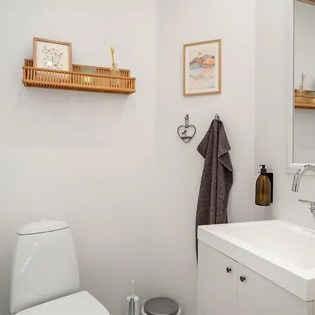 Jaane - 250m To The Fjord By Interhome