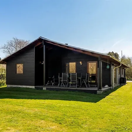 Jaane - 250m To The Fjord By Interhome *
