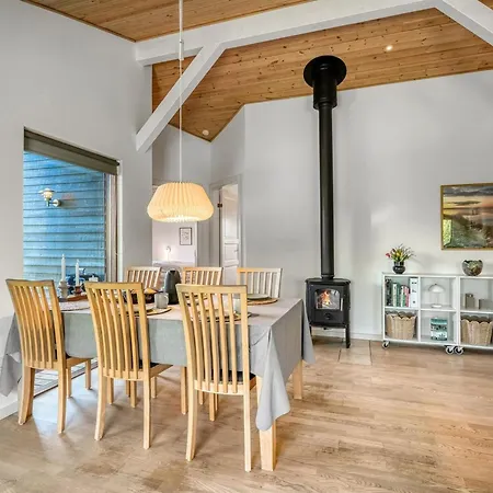 Jaane - 250m To The Fjord By Interhome *